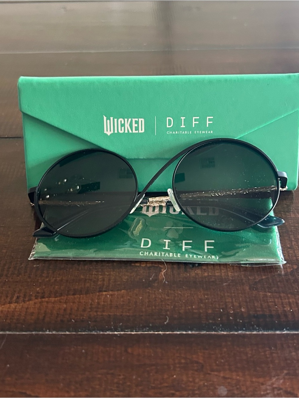 DIFF x Wicked Black Round Sunglasses